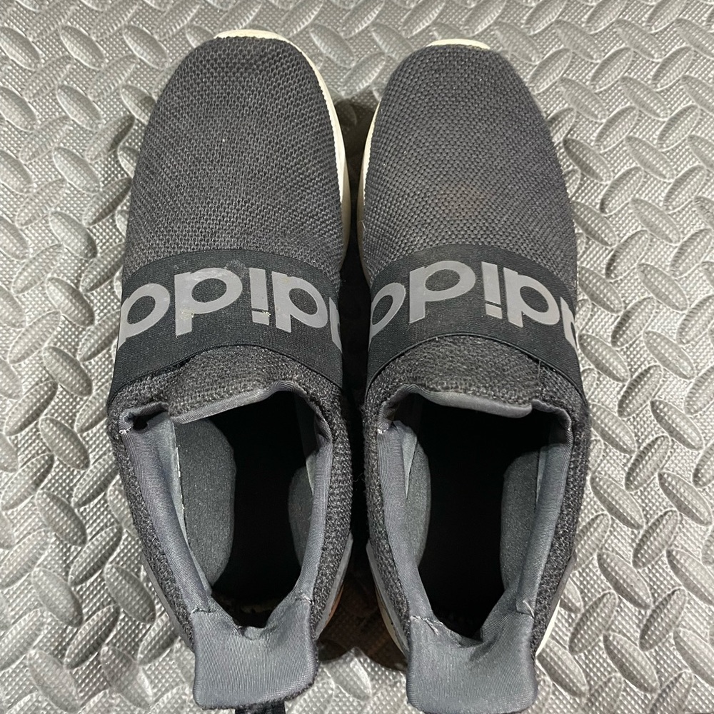 men’s Adidas slip on sneakers size 9